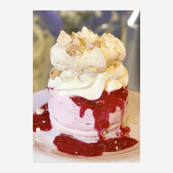 Raspberry Pavlova